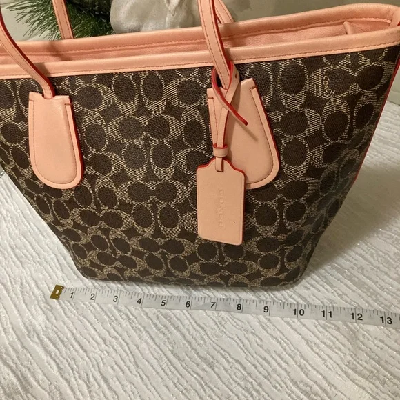 Elegant Brown and Pink Tote Bag - Picture 4 of 16